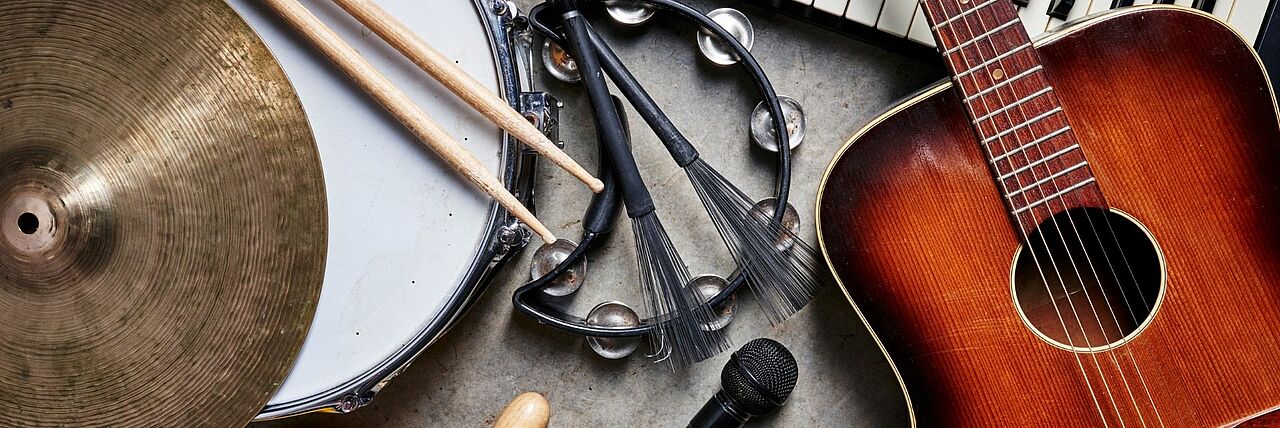 Tanz und Musik Musikinstrumente
